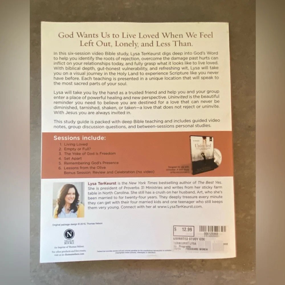 🛍️3 for $20🛍️ Uninvited by Lysa Terkeurst Study Guide Book - Picture 2 of 2